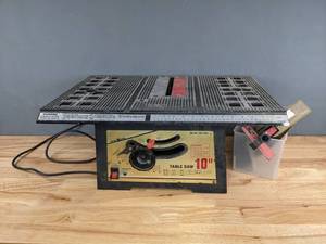 lot 58 image: Chicago Forge 10 Table Saw and accessories U