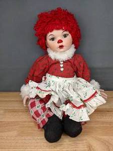 lot 139 image: Marie Osmond Rissy Mistle HoHoHo Christmas Doll  W