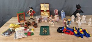 lot 174 image: Collection of Vintage Knick-Knacks Scottie Dog, Precious Moments, Porcelain Shoes, Dept 56 Stork and More W