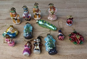 lot 192 image: (14) Glass Christmas Ornaments (Including a Christmas Pickle)  W