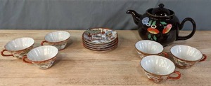 lot 182 image: Vintage Japanese Tea Service Pieces 6 Cups, 5 Saucers, 1 Teapot with Lid  W