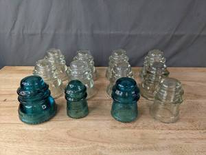 lot 95 image: Vintage Hemingray Glass Insulators M