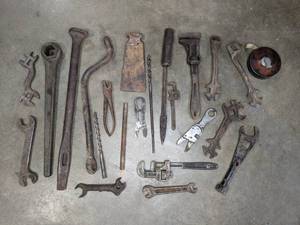 lot 247 image: A Variety of Vintage Tools  M