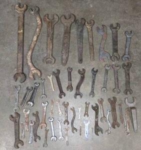 lot 275 image: Large Assortment of Vintage Wrenches M