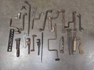 lot 265 image: Collection of Vintage Tools Hand Cranks, Level, Wrenches and More M