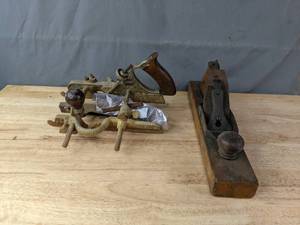 lot 231 image: Set of Two Vintage Planes  M