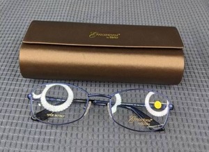 lot 100B image: New Emozioni Glasses L