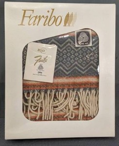 lot 87 image: New Faribo Mesa 100% Pure Virgin Wool Fringed RobeThrow  R