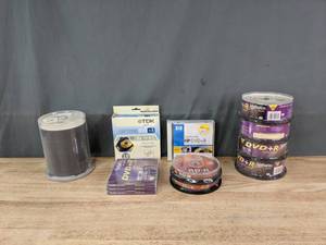 lot 309 image: A Collection of DVD and Blu-Ray Recordable Disc  R