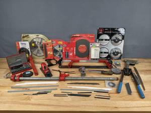 lot 320 image: An Assortment of Tools including Stanley and Craft R