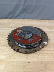 lot 316 image: An Assortment of Saw Blades Vermont American, Piranha, Norton Metal, Craftsman, Black n Deck, and More R