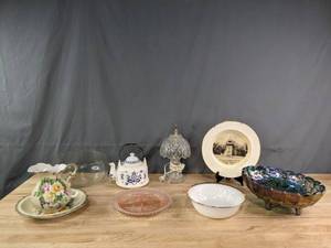 lot 321 image: An Assortment of Decorative Vintage Pieces Carnival Glass, Mid-Century Lamp, Depression Glass, Etc. R