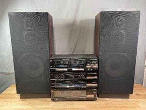 lot 70 image: Dolby Stereo with LXI Speaker System  R