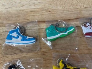 lot 42B image: 7 Brand New Nike Air Jordan Sneaker Keychains Z