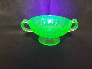 lot 33 image: Vintage Double Handle Uranium Glass Candy Bowl