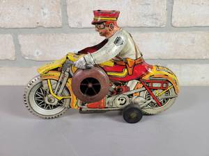 lot 6 image: 1930s MARX Tin Litho Rookie Police Motorcycle Wind-Up Toy - Approx. 8 Long