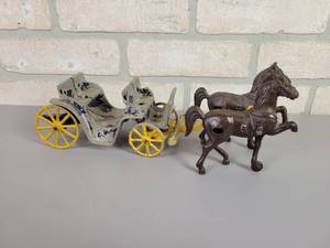 lot 59 image: Vintage STANLEY TOYS Cast Aluminum Horses and Carriage Toy - Approx. 11 Long