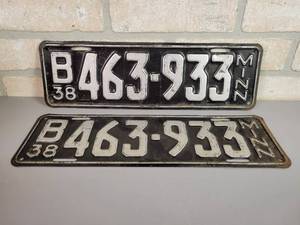 lot 62 image: 1938 Minnesota License Plate Pair