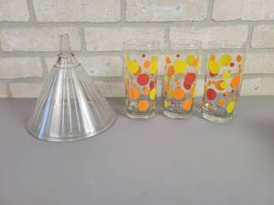 lot 68 image: (3) Vintage Anchor Hocking Polka Dot Glass Tumblers and Glass Funnel