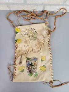 lot 73 image: Leather Native American Medicine Pouch  Handbag - Approx. 12 x 8