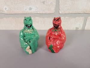 lot 95 image: Vintage Pair of DEVIL Chalkware Salt & Pepper Shakers - Approx. 2.5 Tall each