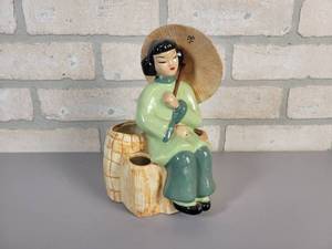 lot 102 image: Vintage California Pottery Asian Girl Planter - Steward McCulloch