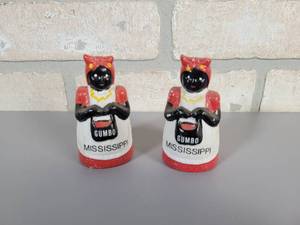 lot 106 image: Vintage Ceramic Mississippi Aunt Jemima Salt & Pepper Shakers - Approx. 3 Tall