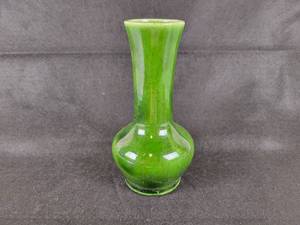 lot 135 image: Vintage McCoy Vase - Approx. 6 tall