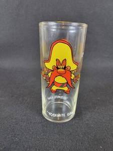 lot 176 image: 1973 Warner Bros. PEPSI Glass - Yosemite Sam