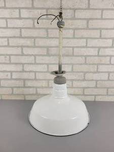 lot 189 image: Vintage WHEELER Porcelain  Steel Industrial Light Assembly