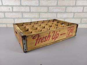 lot 193 image: Vintage 7-up 24-Bottle Wood Crate - Made by Flour City Wooden Box Inc. Minneapolis, MN