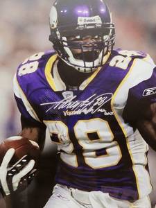 lot 28 image: Nicely Framed Minnesota Vikings RB Adrian Peterson Autographed Photo No COA