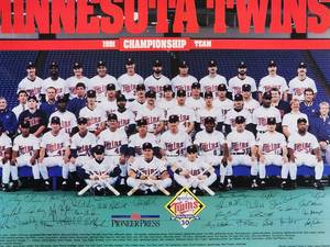 lot 81 image: Framed Poster of the World Series 1991 Minnesota Twins Team