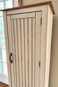 lot 4 image: Decorative Storage Cabinet