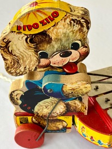 lot 14 image: Vintage Fisher Price Fido Silo #707 Pull Toy