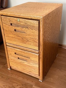 lot 21 image: Oak Two Drawer File Cabinet