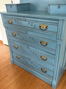 lot 7 image: Painted Vintage Dresser with Hanky Drawers