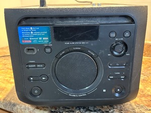 lot 44 image: Sony Home Audio System  MHC-V11