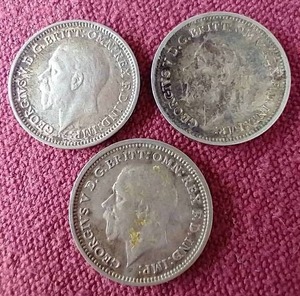 lot 25 image: (3) 1930s UK Silver 3 Pence Coins