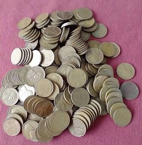 lot 31 image: 200 Wheat Pennies