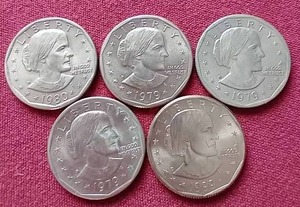 lot 89 image: (5) Susan B. Anthony $1 Coins