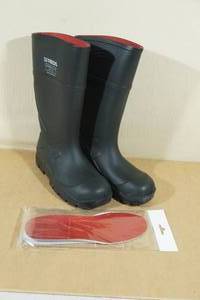 Treds Steel Toe Poly Rain Boots -Size 5, Black