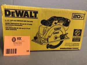 lot 38 image: 20V MAX Cordless 6.5 in. Circular Saw (Tool Only) by DEWALT Customer Returns See Pictures