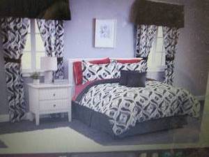 Geoffrey 20-Pc. Bedroom Set - Queen...