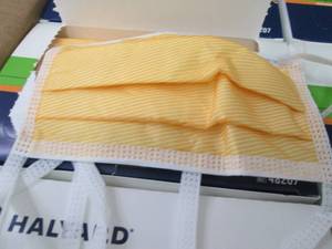 Case of 300 Halyard FLUIDSHIELD 3 D...