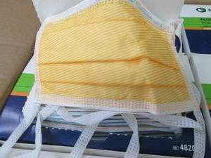 Case of 300 Halyard FLUIDSHIELD 3 D...