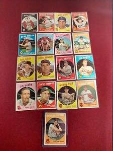 lot 127 image: (17) 1959 Topps Baseball Cards