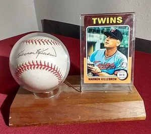 lot 149 image: Autographed Harmon Killebrew OML Baseball  1975 Card