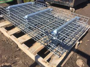 lot 8 image: 8pc Pallet Racking Wire Shelves 25