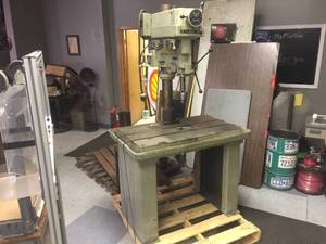 lot 10 image: Clausing 2284-T Variable Speed Milling Drill Press
